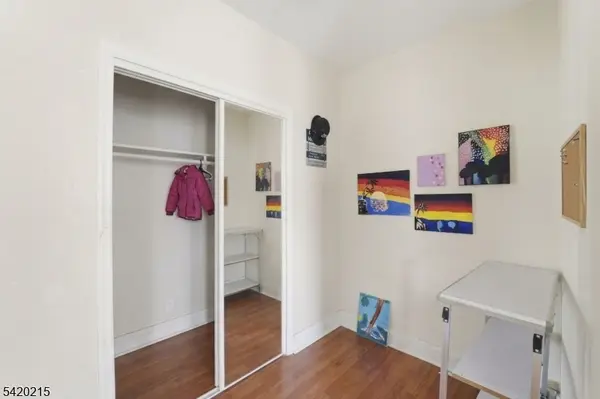 550 Norwood St, East Orange City, NJ 07018