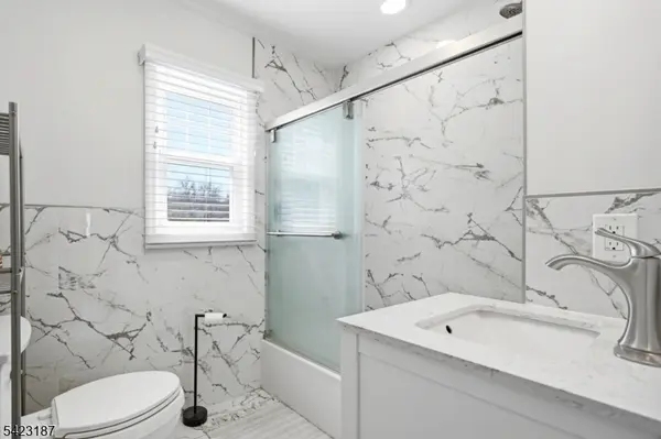 194 Ramapo Valley Rd, Oakland Boro, NJ 07436