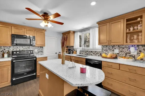 10 Hillside Ave, Milford Boro, NJ 08848