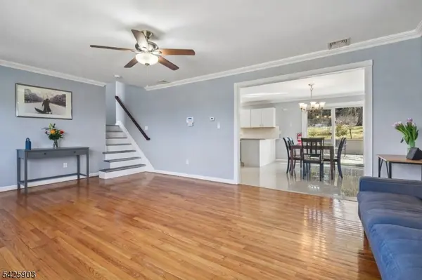 320 Beaufort Ave, Livingston Twp., NJ 07039