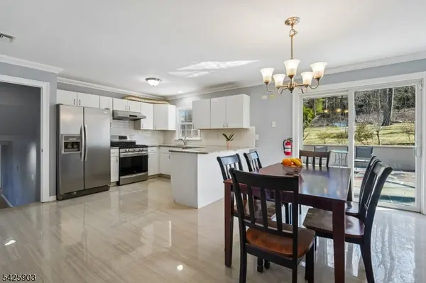 320 Beaufort Ave, Livingston Twp., NJ 07039