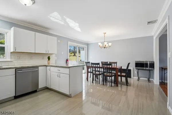 320 Beaufort Ave, Livingston Twp., NJ 07039