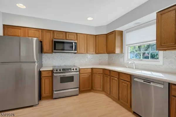 18 Cable Ct, Montville Twp., NJ 07045