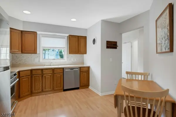 18 Cable Ct, Montville Twp., NJ 07045