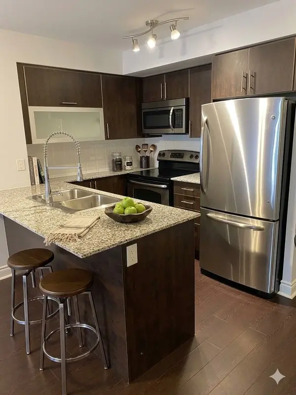 28 Ted Rogers WAY #1806, Toronto C08, ON M4Y 2J4