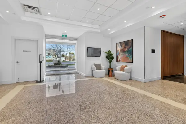 701 Sheppard AVE W #323, Toronto C06, ON M3H 0B2