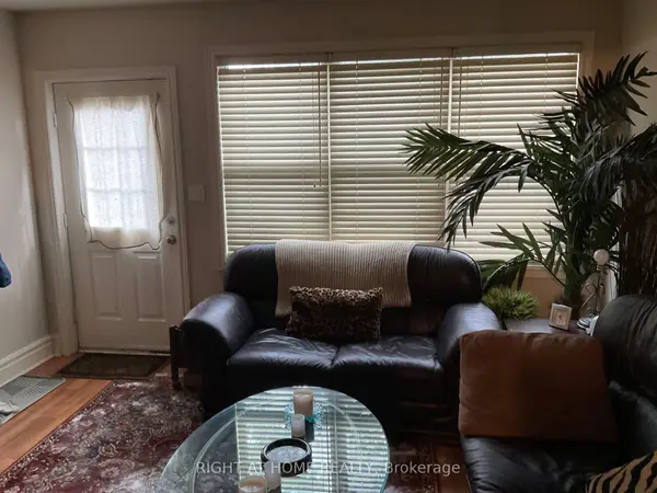 223 Beverley ST #Room D, Toronto C01, ON M5T 1Z4