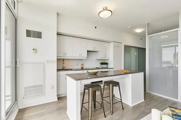 426 University AVE #P306, Toronto C01, ON M5G 1S9