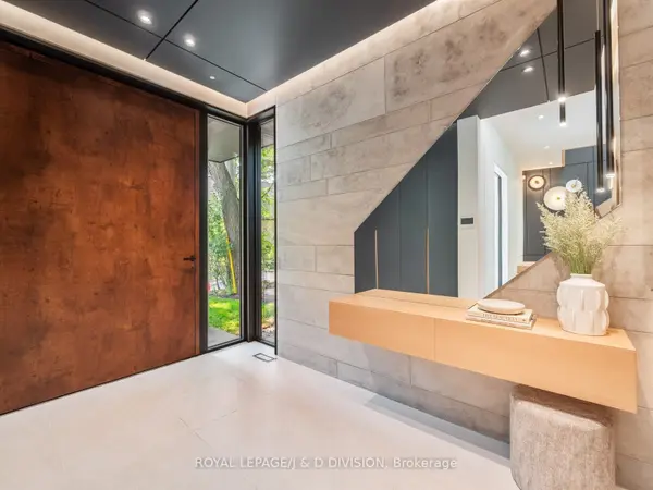 5 Fidelia AVE, Toronto C12, ON M4N 3E7