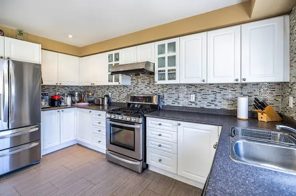 30 Mcnicol CRES, Ajax, ON L1Z 1Y8