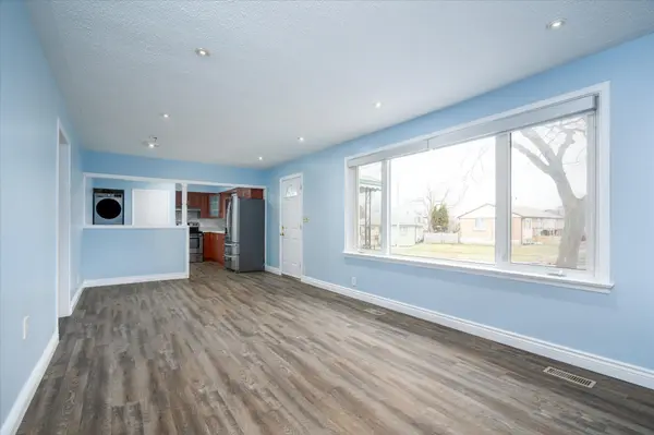 322 Jasper AVE, Oshawa, ON L1J 1L5