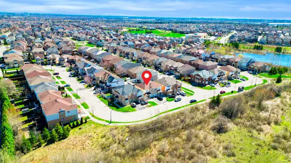58 Decourcy-Ireland CIR, Ajax, ON L1T 0K6