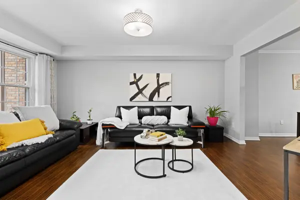 580 Eyer DR #93, Pickering, ON L1W 3B7