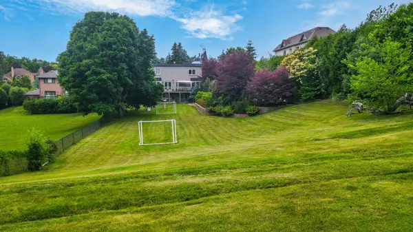 788 Woodland Acres CRES, Vaughan, ON L6A 1G2