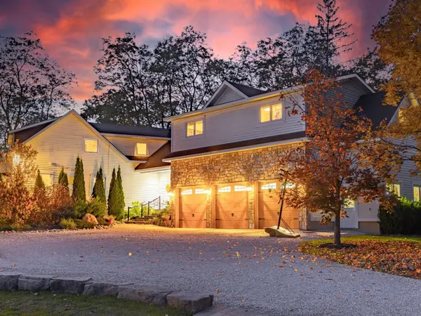 6 and 8 Macleod Estate CT, Richmond Hill, ON L4E 0B1