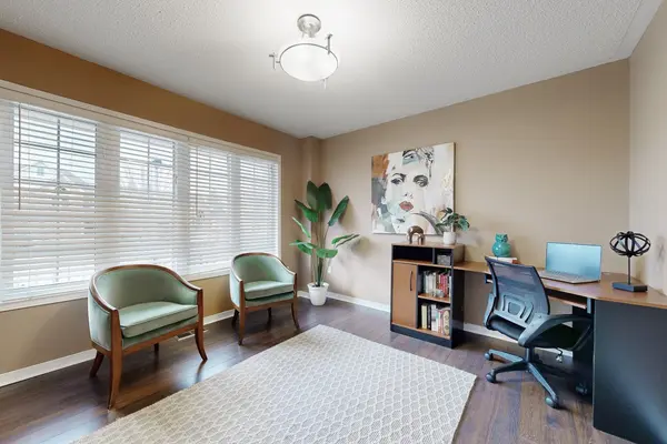 303 King ST E, East Gwillimbury, ON L0G 1M0