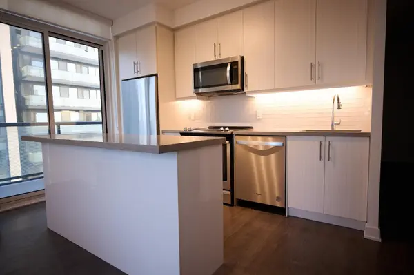 85 Oneida CRES #1614, Richmond Hill, ON L4B 0A6