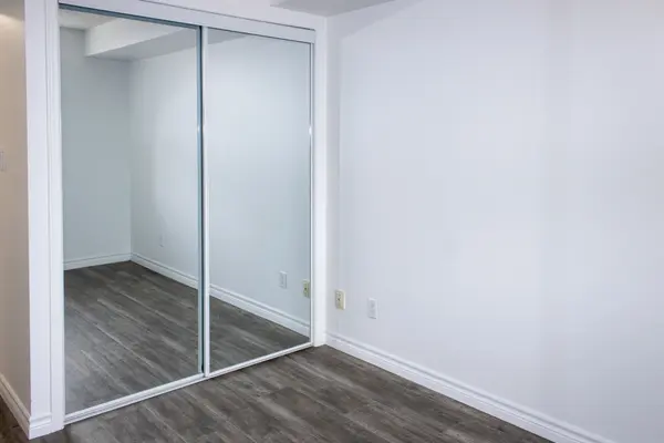 7373 Martingrove RD #412, Vaughan, ON L4K 9K1