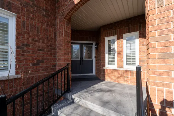 11 Aventura CRES, Vaughan, ON L4H 2G2