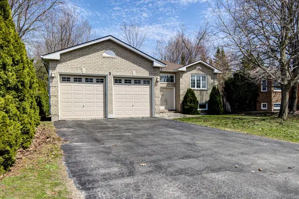 3 Evergreen CRES, Wasaga Beach, ON L9Z 1B6