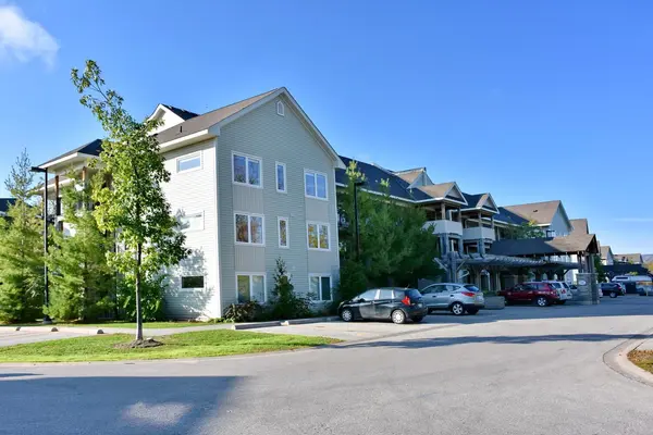 6 BRANDY LANE DR #208, Collingwood, ON L9Y 0X4