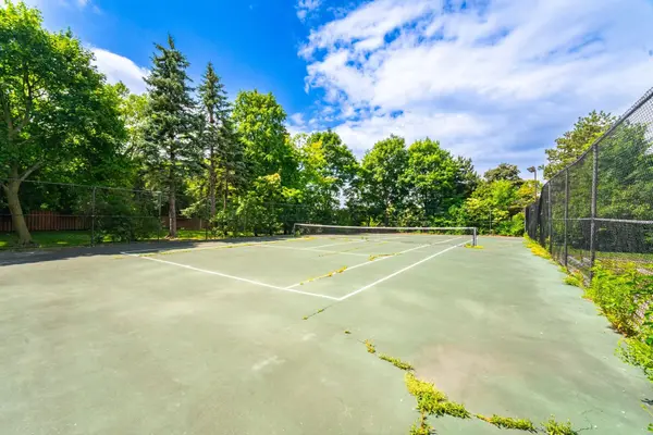 1360 Rathburn RD E #208, Mississauga, ON L4W 4H4