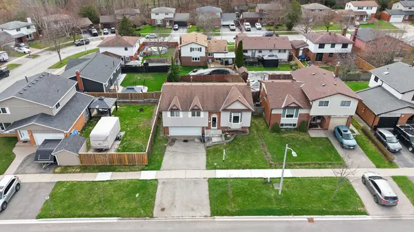 98 Cobblehill RD, Halton Hills, ON L7J 1P3