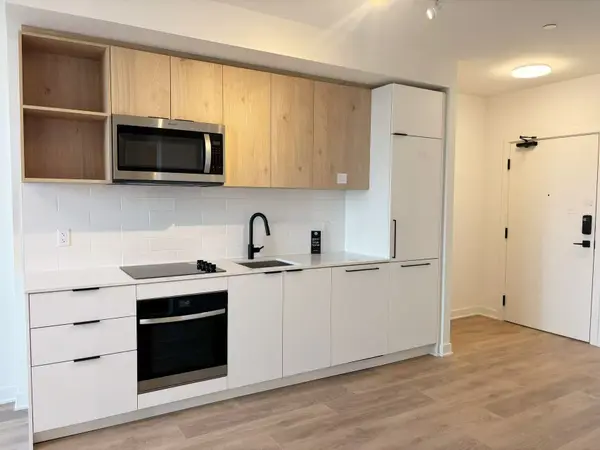 1185 Dupont ST #807, Toronto W02, ON M6H 0G5