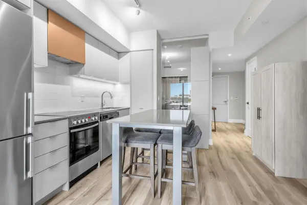 26 Gibbs RD #634, Toronto W08, ON M9B 0E3