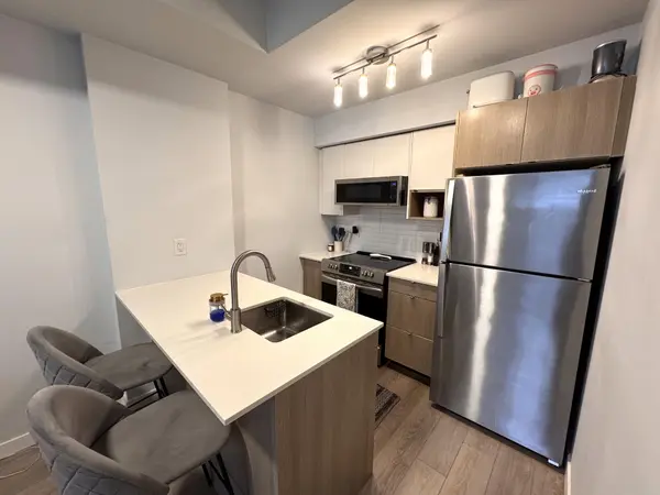 1135 Cooke BLVD #113, Burlington, ON L7T 0C3