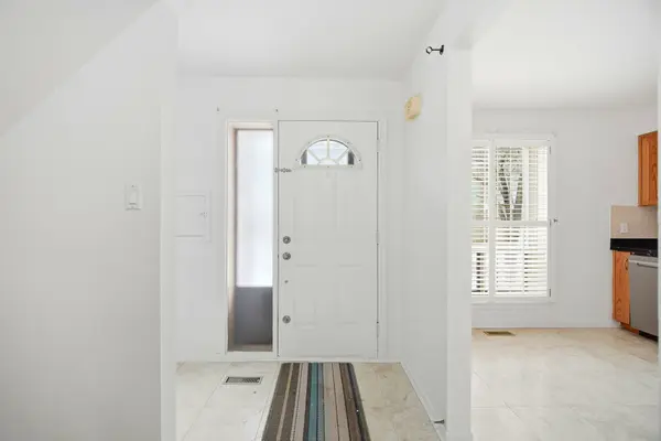 25 Gosford BLVD #24, Toronto W05, ON M3N 2G7