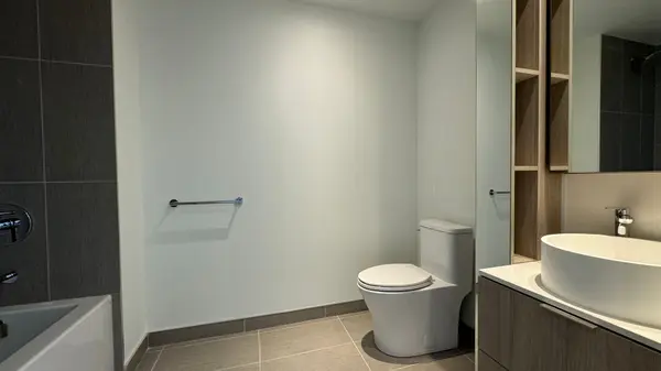 28 Ann ST #1502, Mississauga, ON L5G 0E1