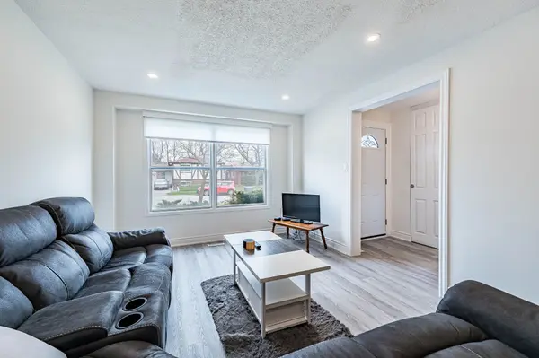 11 Kirkland RD, Brampton, ON L6V 2W5