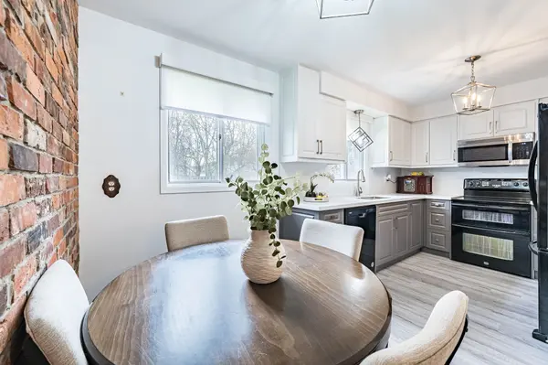 11 Kirkland RD, Brampton, ON L6V 2W5