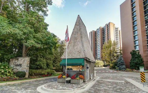 1400 Dixie RD #812, Mississauga, ON L5E 3E1