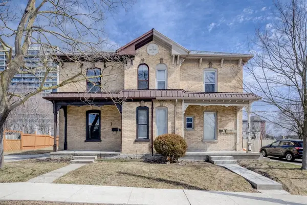 3 Cant AVE,  Cambridge,  ON N1S 2R5