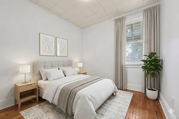 56 Smirle AVE, Tunneys Pasture And Ottawa West, ON K1Y 0S1