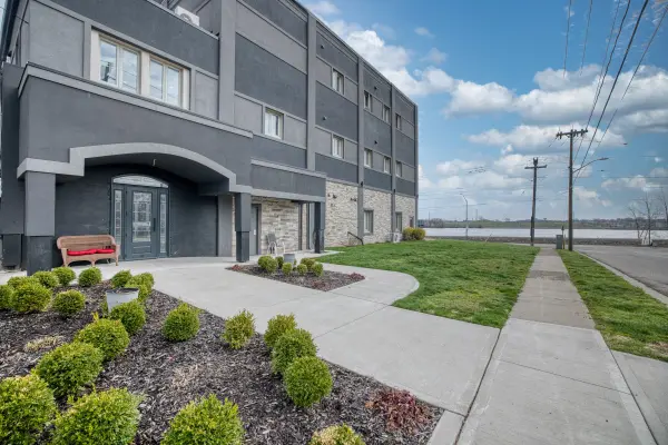 2 Lewis ST #Unit #12, Fort Erie, ON L2A 2P7