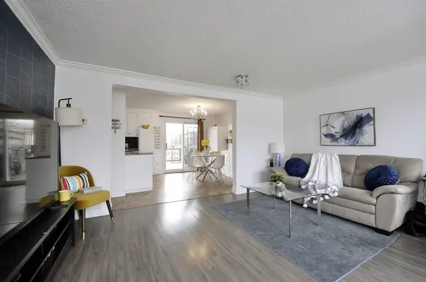 471 Strasburg RD, Kitchener, ON N2E 1P1