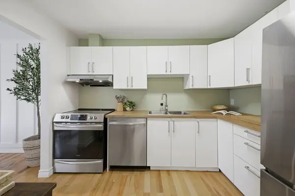 299 Thomas ST #103, Carleton Place, ON K7C 4B8