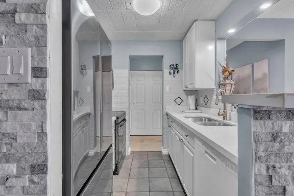 80 Breckenridge DR #107, Kitchener, ON N2B 2N9