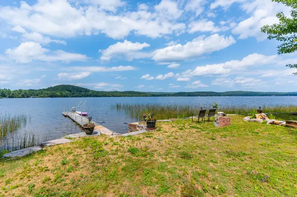 1049 Ninatigo LN, Algonquin Highlands, ON K0M 1S0