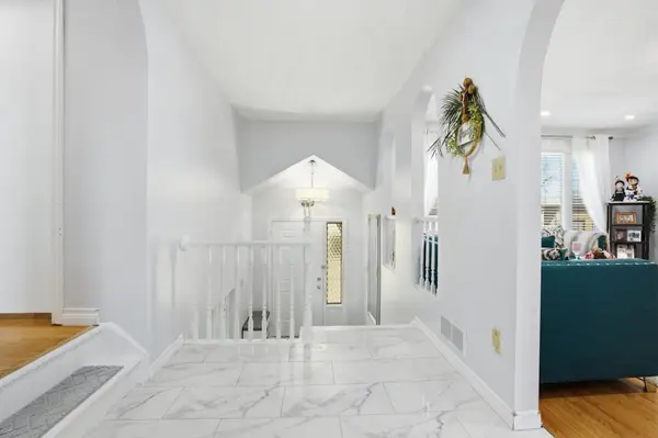 85 Summerlea DR, Hamilton, ON L8T 4X9