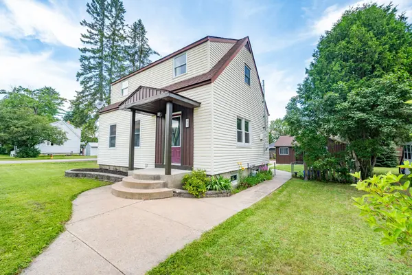 49 Glendale AVE, Deep River, ON K0J 1P0