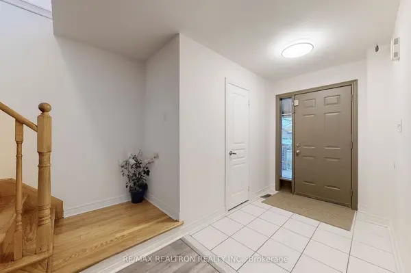 53 Longfellow AVE, St. Catharines, ON L2R 6N8