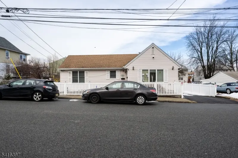 52 Mount Pleasant Ave, Woodland Park, NJ 07424