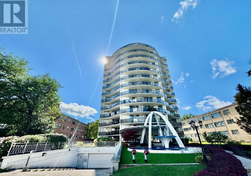 44 Walmer RD #901, Toronto C02, ON M5R 2X5