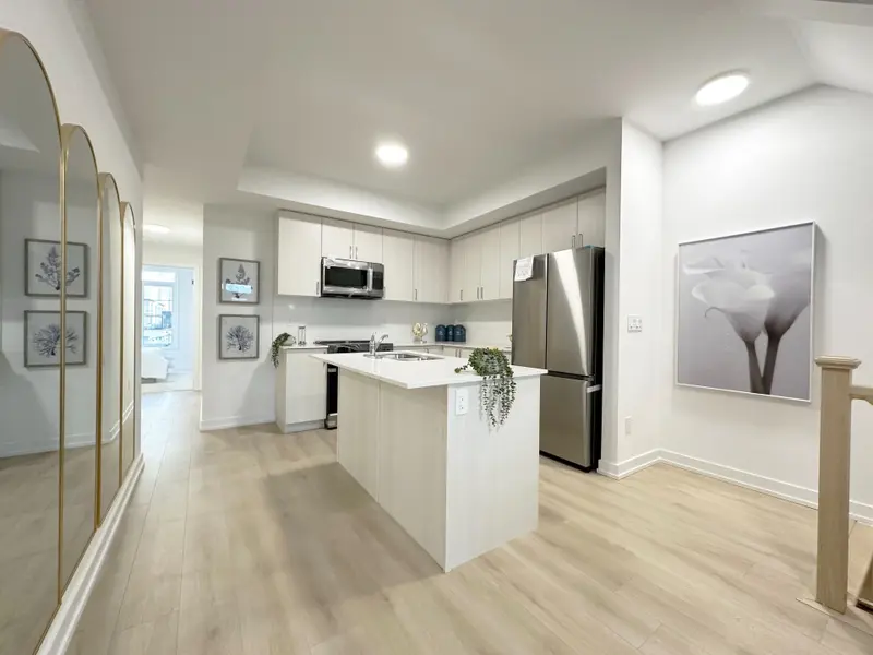 1655 Palmers Sawmill RD #208, Pickering, ON L1X 0R3