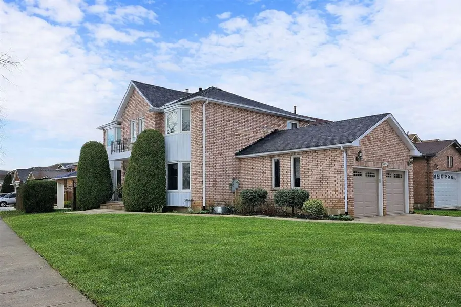 6094 Prairie CIR, Mississauga, ON L5N 5Z5