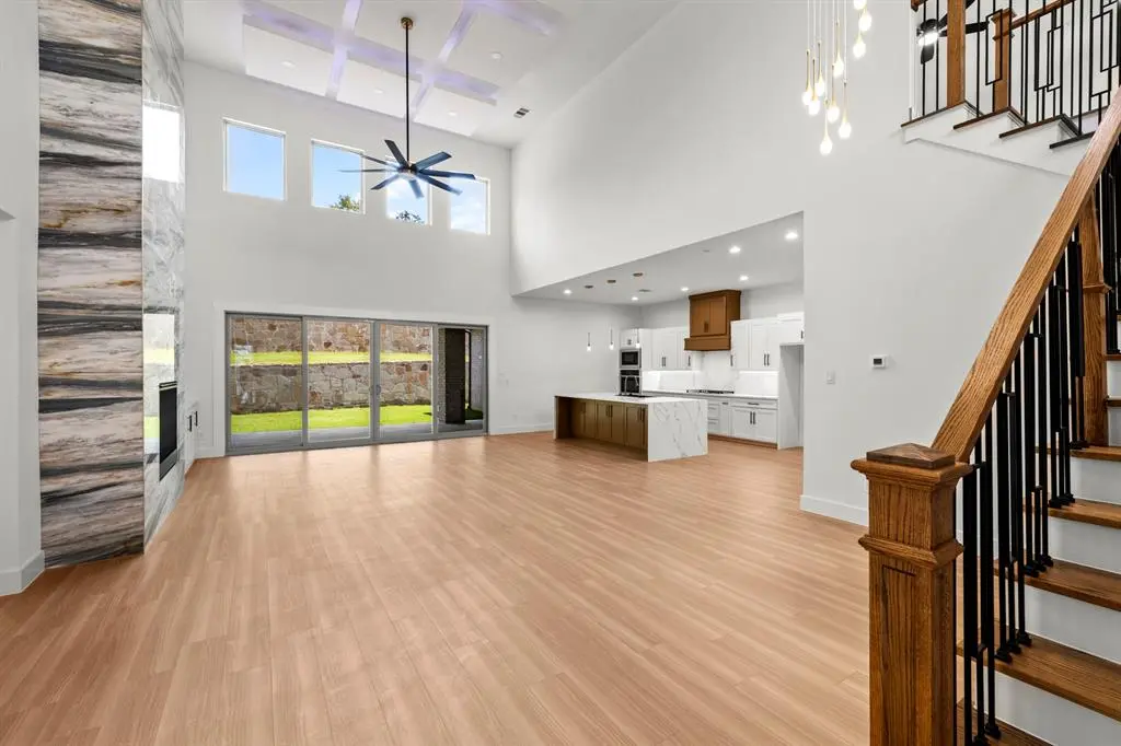 9008 Crosswind Drive, Fort Worth, TX 76179